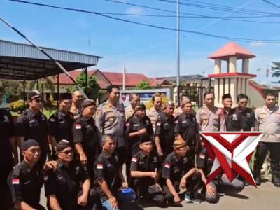 Silahturahmi Sabuk Kamtibmas dengan warga ngapak Musi Rawas - PoliceTube