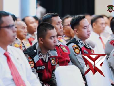 Melakukan pelayan kepada masyarkat - PoliceTube