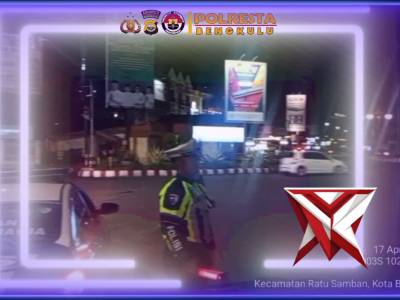 *Patroli Blue Light Satlantas Polresta Bengkulu Antisipasi Gangguan kamseltibcar Lantas dan guan Kam