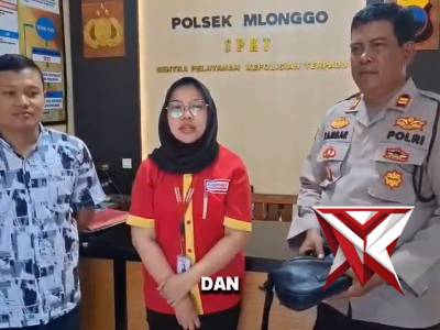 Gercep Lewat Layanan 110, Polres Jepara Kembalikan Tas Berisi Rp35 Juta Milik Warga - PoliceTube