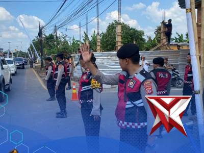 SAT Samapta Polres Subang laksanakan Pengaturan lalulintas depan gerbang utama lembur Pakuan