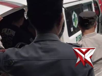 RESPON CEPAT KAPOLSEK MUARA LAKITAN EVAKUASI KORBAN LAKA LANTAS