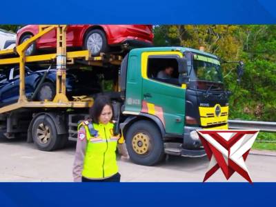 Kasat Lantas Polres Purwakarta melaksanakan patroli jalan tol - PoliceTube