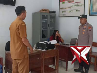 Sambang Perangkat Desa di Balai Desa Wates Kulon