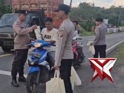 Berbagi Jumat Berkah - PoliceTube