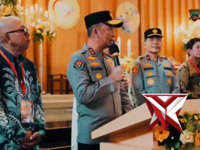 Kapolda Sumatera Selatan Irjen Pol Sandi Nugroho meninjau langsung pengamanan puncak perayaan Paskah - PoliceTube