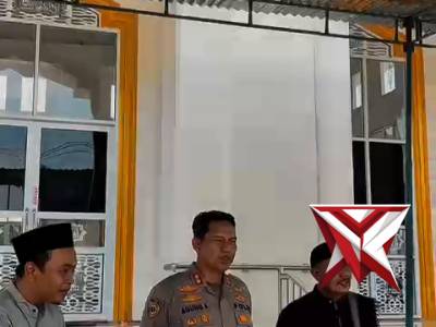 Kapolres Musi Rawas Pererat Silaturahmi Lewat Shalat Jumat di Masjid Al Hidayah