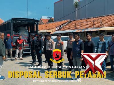 Tim Jibom Satbrimob Polda Jateng Melaksanakan Disposal Serbuk Petasan di Wilkum Polres Pekalongan