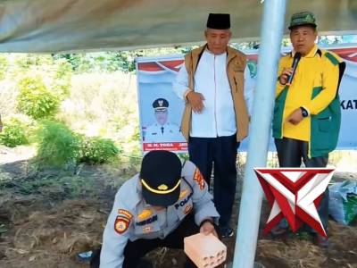 POLISI UNTUK MASYARAKAT : BANTUAN SUMUR BOR UNTUK PONDOK PESANTREN
