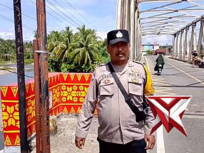 giat anggota polsek kikim tengah patroli kryd dan cek debit air