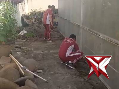 Personil Sat Binmas melaksanakan pengecekan pembangunan mesin dryer di desa karang dalam