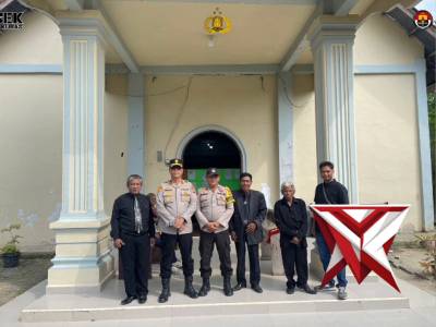 Sterilisasi dan Pengamanan Ibadah Jumat Agung Oleh Personil Polsek Pangkalan Kuras - PoliceTube