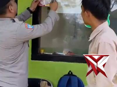 PEMASANGAN STICKER 110 POLSEK BATOM...?