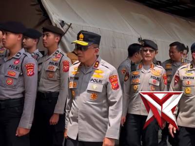 Kapolda Jabar Meninjau Langsung Kesiapan Personel Dalmas di Barak Dalmas Cikeruh.