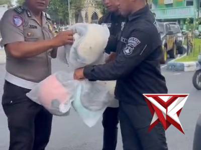 Jangan lupa follow akun humas polres Lumajang