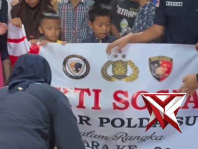Personil Bidlabfor Polda Sumsel Subbid Narkoba melakukan Giat Bakti Sosial Di Panti asuhan - PoliceTube