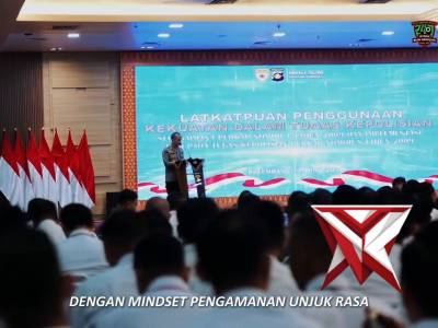 Kapolda Sumsel Irjen Pol. Dr. Sandi Nugroho, S.I.K., S.H., M.Hum. menegaskan perubahan paradigma per - PoliceTube