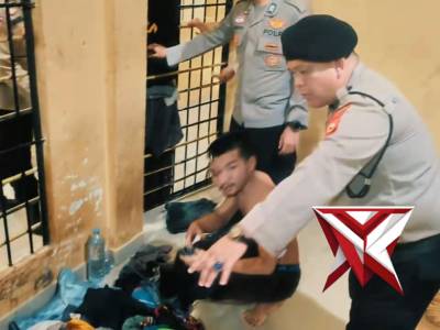 Kanit Reskrim Beserta Anggota Polsek Bayung Lencir Melaksanakan Giat Pengecekan Ruang Tahanan
