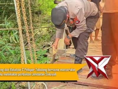 Sinergi Polres Tabalong dan Batalyon C Pelopor Tabalong bersama Masyarakat perbaiki jembatan Sakuyah - PoliceTube