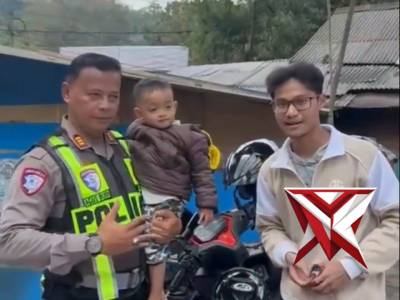 Satlantas Polresta Bandung sigap membantu dan mengevakuasi pemudik yang kelelahan saat perjalanan mu