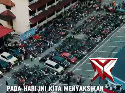Kapolda Sumsel menyerahkan kembali ratusan kendaraan bermotor hasil kejahatan kepada pemiliknya