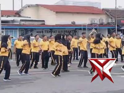 Kegiatan Olahraga Bersama Senam Pagi - PoliceTube