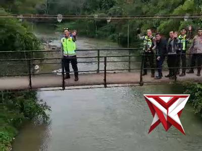 REVITALISASI JEMBATAN GANTUNG DESA PEDANG: WUJUD NYATA PROGRAM "BELIDA" POLRES MUSI RAWAS