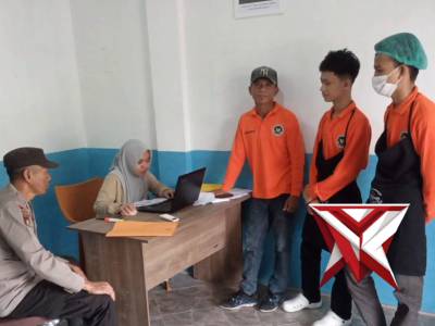 Personil Polsek Tanjung Lubuk Hadir ditengah-tengah masyarakat

Polres OKI Hadir