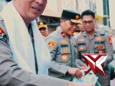 Kapolda Sumsel Irjen Pol. Dr. Sandi Nugroho, S.I.K., S.H., M.Hum. membawa kebahagiaan bagi warga