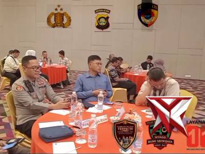 Wakapolres Muara Enim Kompol Toni Arman, S.H. bersama personel Bag Ren - PoliceTube