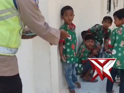 Polri Hadir, Pastikan Ibadah Paskah Berjalan Khidmat

?