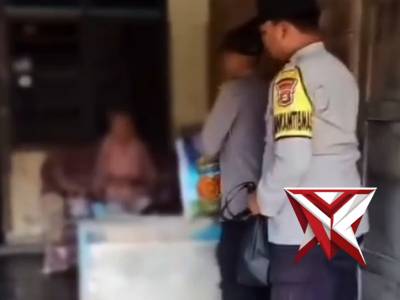 Polri Peduli, Jumat Berkah Berbagi - PoliceTube