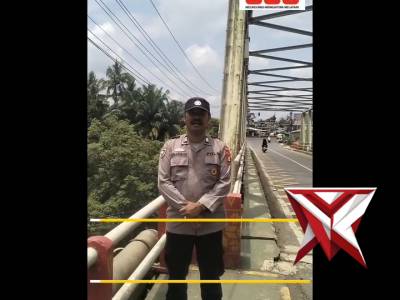 Kegiatan polsek muara beliti patroli pemantauan debit air sungai dan spbu terkait kenaikan bbm - PoliceTube