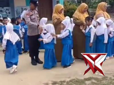 Pak Bhabin Sambangi Sekolah TK Ajari Tertib Sejak Dini - PoliceTube