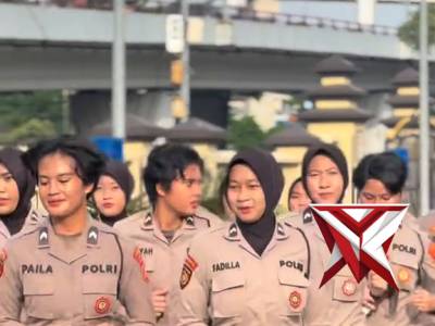 Pesona Srikandi Di Samapta Saat sedang lari - PoliceTube