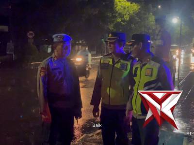 Pengamanan pengesahan warga IKSPI Kera Sakti yang berlangsung di wilayah Buduran, Madiun.