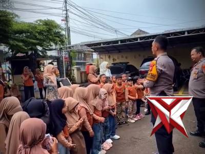 POLSEK CIKALONGWETAN TERIMA KUNJUNGAN EDUKATIF RA AL-HIDAYAH BERSAMA ORANG TUA  Dalam rangka program