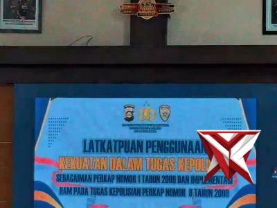 5/ Polri untuk masyarakat
hadir, berbuat, bermanfaat