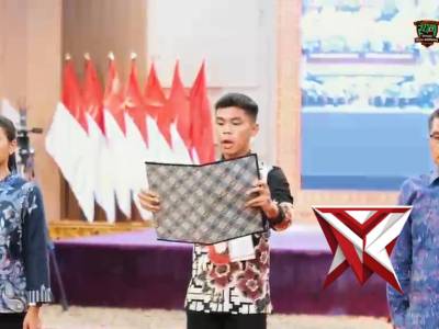 Kapolda Sumatera Selatan Irjen Pol Dr. Sandi Nugroho memimpin upacara