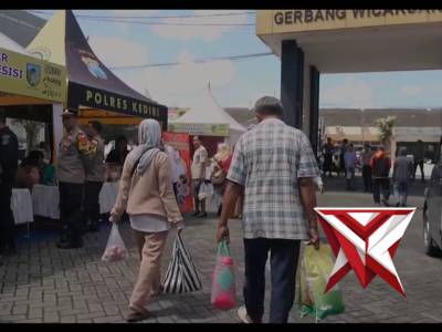 Diserbu Warga, Bazar Ramadan Presisi Polres Kediri Ludes

Kediri&ndash; Sejak pagi, warga mulai memadati h