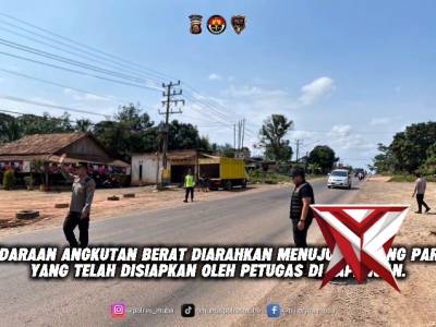penyekatan truk sumbu 3 oleh personil polres muba