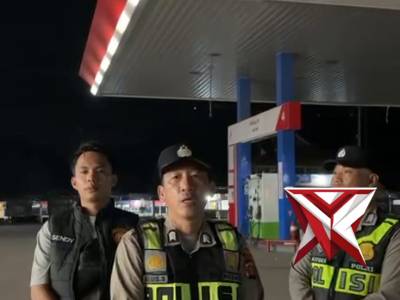 Kegiatan patroli malam hari polsek Merapi Barat