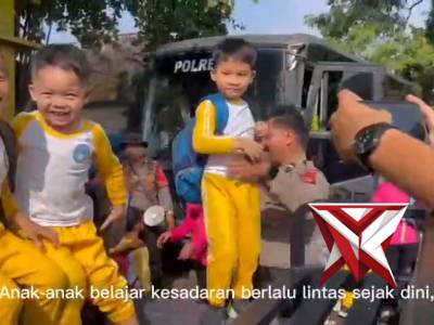 TK Kemala Kenal Polisi di Polres OKI - PoliceTube