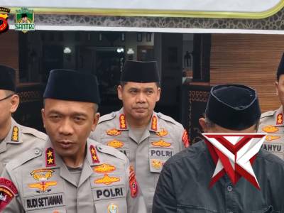 Silaturahmi Kapolda Jawa Barat ke Pondok Pesantren Cipasung Tasikmalaya - PoliceTube