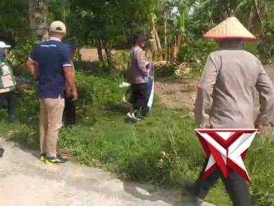 KAPOLSEK BMT MELAKSANAKAN GIAT TANAM JAGUNG - PoliceTube