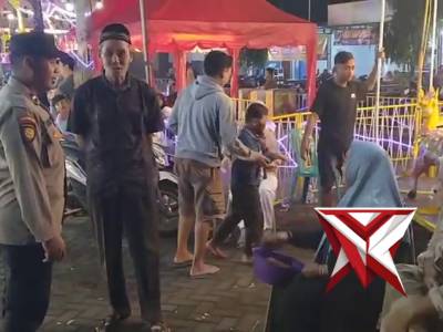 Cooling system pengunjung pasr malam pujasera Desa Pohjejer, Kec. Gondang.