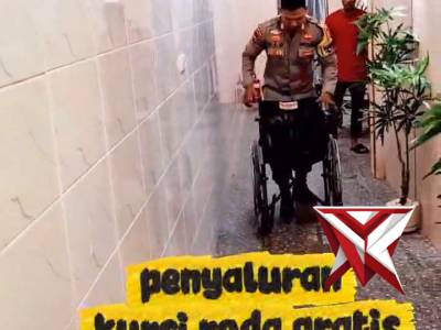 Polri Peduli: Seutas Senyum Dan Kursi Roda Untuk Pak Tobing - PoliceTube
