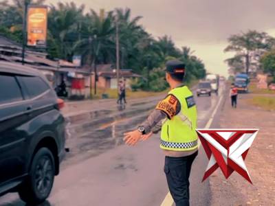 Pengaturan arus lalu lintas - PoliceTube