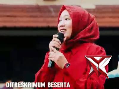 Kapolda Sumsel menyerahkan kembali ratusan kendaraan bermotor hasil kejahatan kepada pemiliknya,