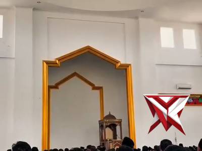 Kapolres Musi Rawas Pererat Silaturahmi Lewat Shalat Jumat di Masjid Al Hidayah - PoliceTube